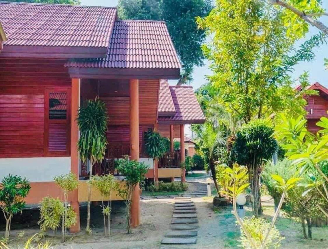 Phangan Lodge Baan Tai Esterno foto